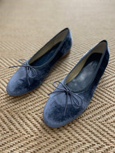 Cargar imagen en el visor de la galería, Biarritz Velvet Marino