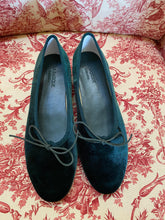 Cargar imagen en el visor de la galería, Biarritz Velvet Olive