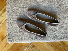 Cargar imagen en el visor de la galería, Biarritz Velvet Topo